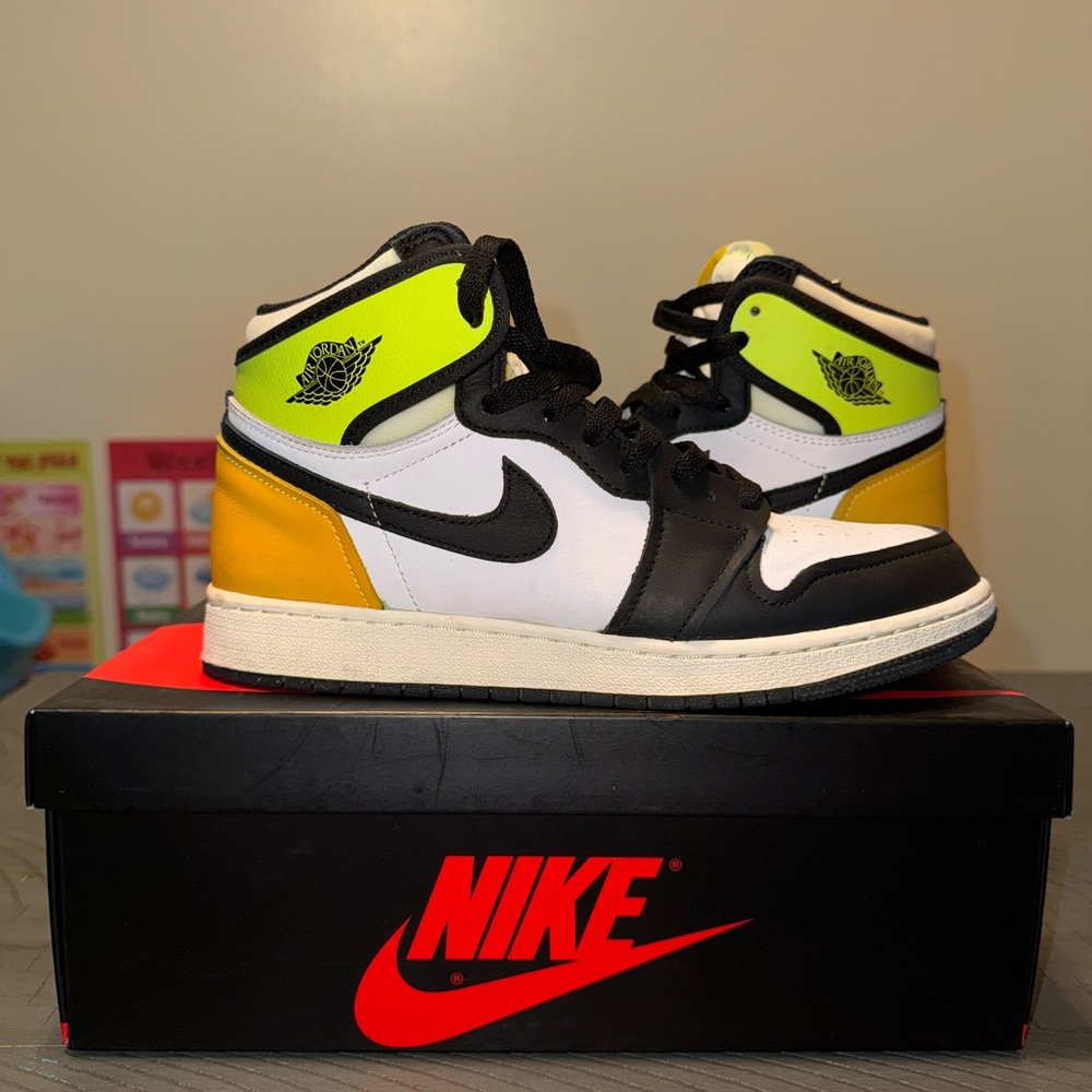 Nike High-Top Sneakers in Black, White, and Yellow